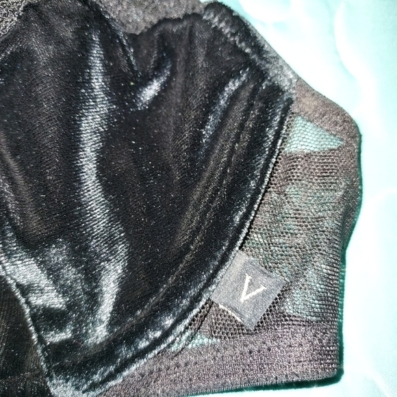 NWT Victoria secret 32B velvet lace new bra black - Picture 3 of 14